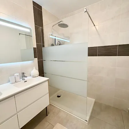 Ubytování v soukromí Belle Dans Neuve Avec Piscine Privee *