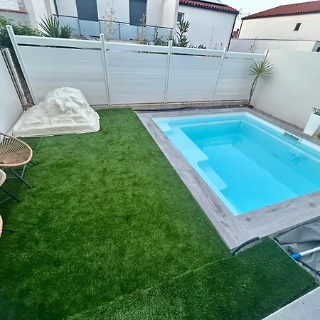 Ubytování v soukromí Belle Dans Neuve Avec Piscine Privee *
